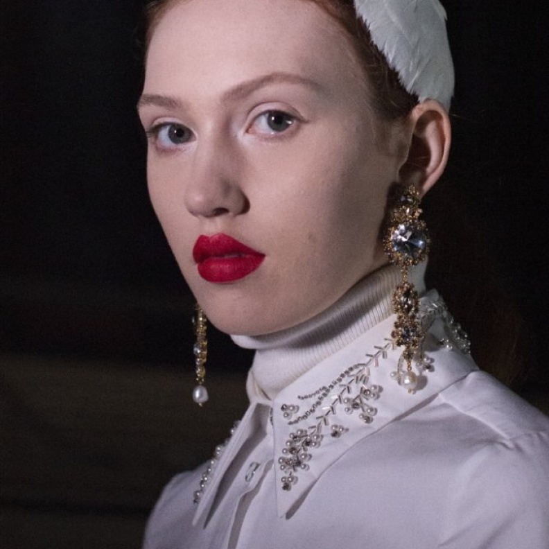 الوان احمر شفاه قوي بتدرجات اللون الاحمر من Erdem