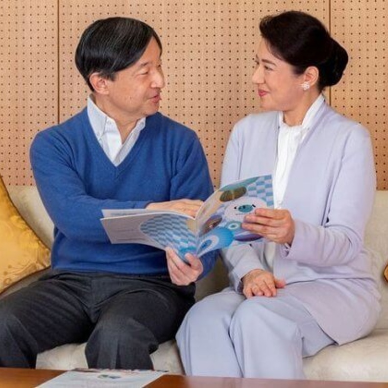 إمبراطور اليابان يحتفل بعيد ميلاده 61