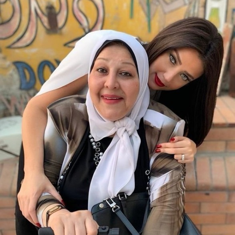 والدة رضوى الشربيني