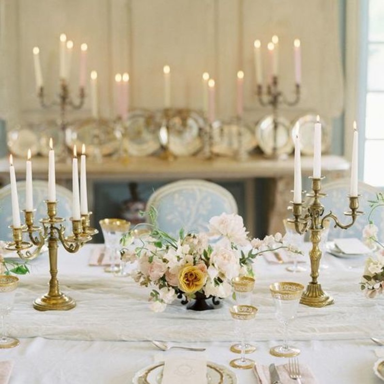  ديكور طاولات حفلات الزفاف لزينة ملكية مستوحاة من العالم القديم