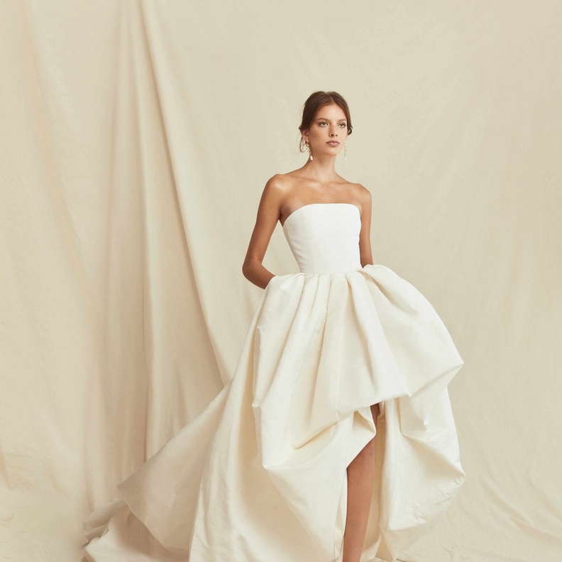  نصائح للعرائس بفستان من اوسكار دى لا رنتا