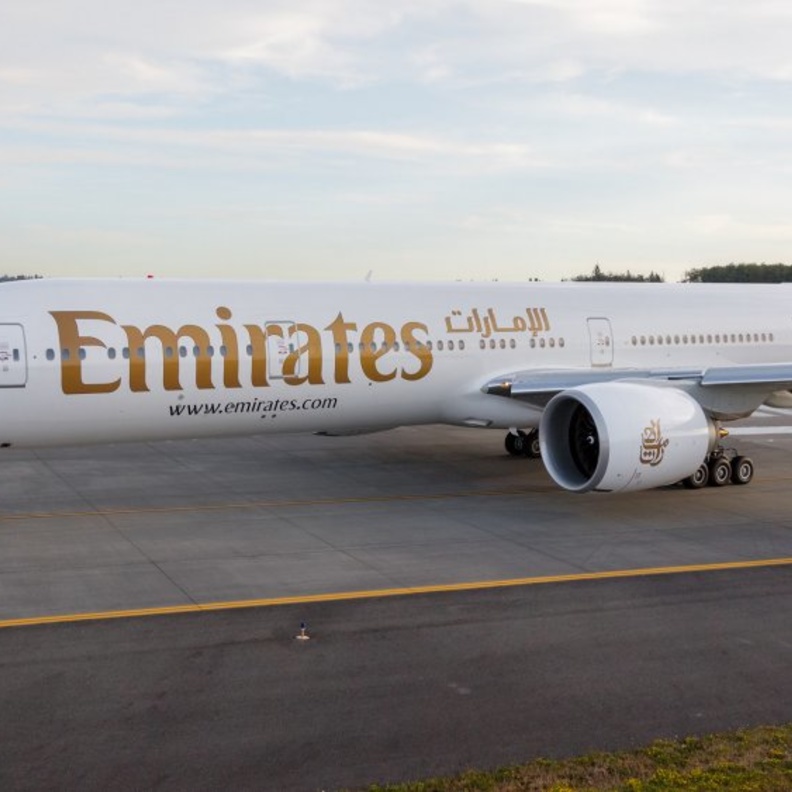 توضيح هامّ من طيران الإمارات حول أقنعة محددة للسفر