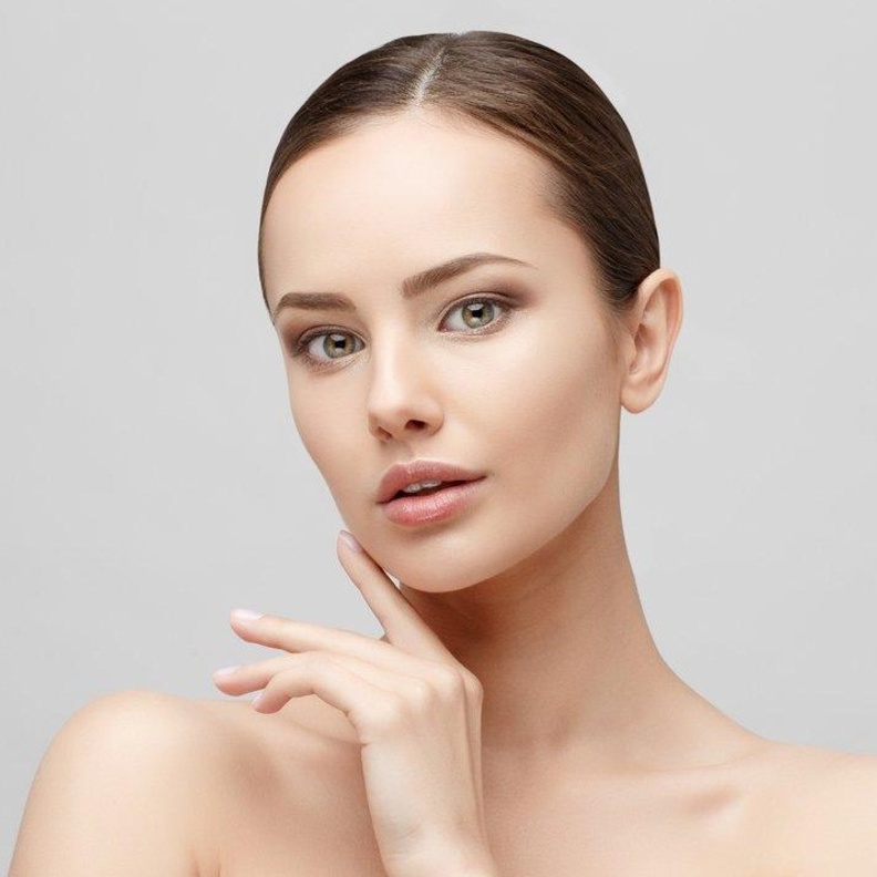 خلطات طبيعية لنضارة البشرة لإطلالة منعشة في يوم المرأة العالمي