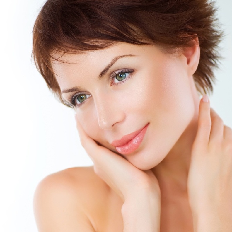 طرق العناية بالبشرة بعد سن الأربعين 2021 في يوم المراة العالمي