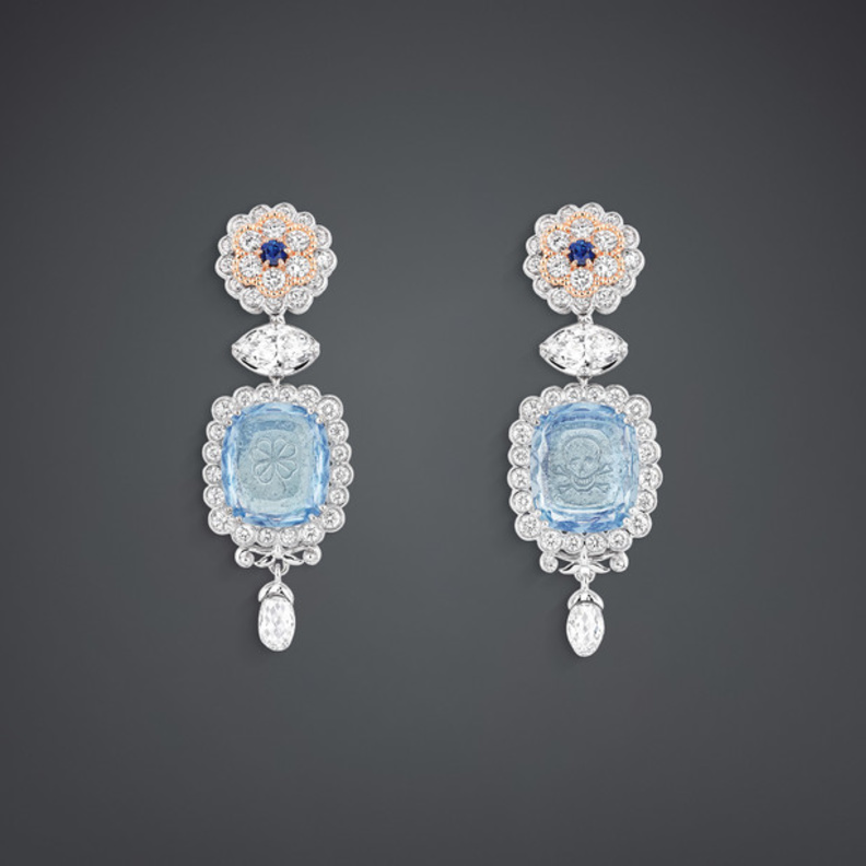  أقراط من ديور Dior