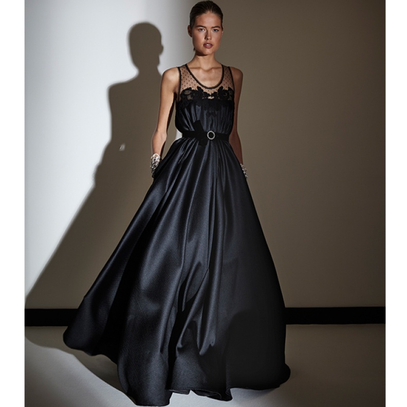 موديلات فساتين سهرة باللون الاسود الحريري من دار Alexis Mabille