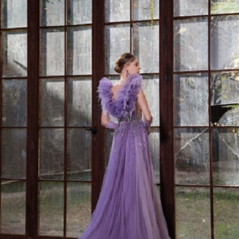  فساتين خطوبة باللون البنفسجي من نجا سعادة