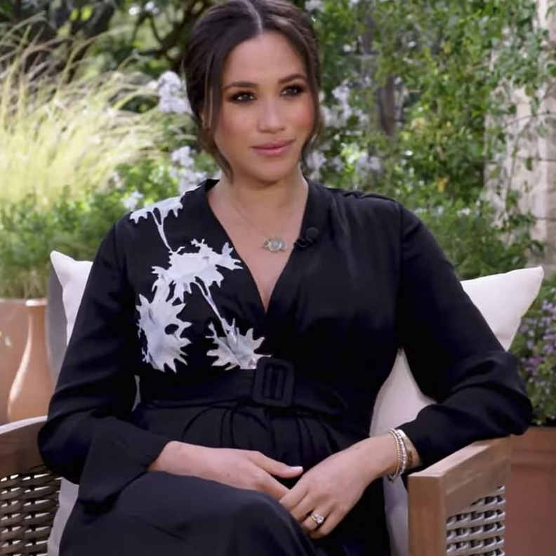 بالصور اطلالة ميغان ماركل الانيقة باللون الأسود خلال مقابلتها مع أوبرا وينفري