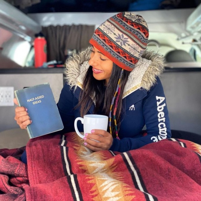  الشابة السعودية الموهوبة نجلاء الودعاني