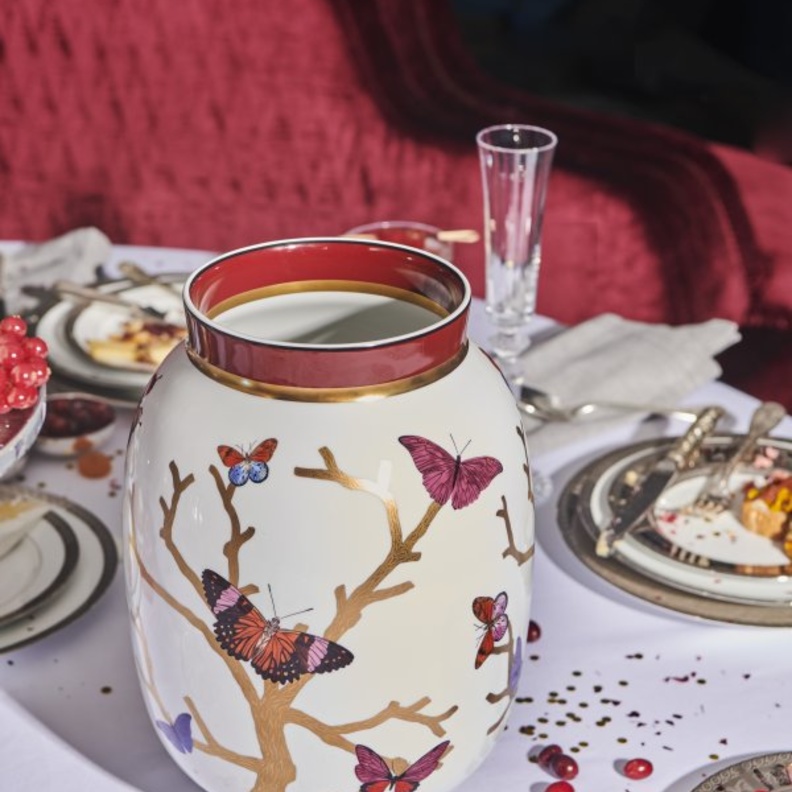 تاناغرا تحتفل بعيدها الأربعين في كل الشرق الأوسط 