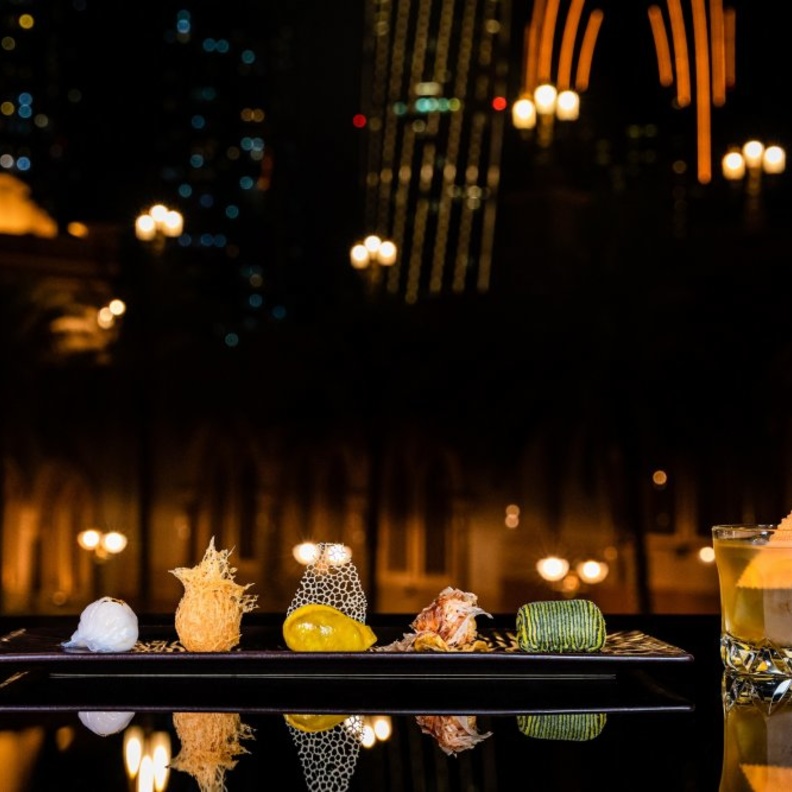 مطعم هاكاسان أبوظبي في قصر الإمارات