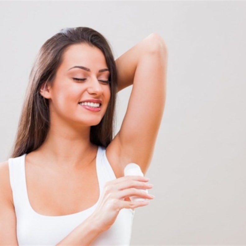 الخلطات الطبيعية للتخلص من رائحة العرق أفضل من الكريمات التجارية