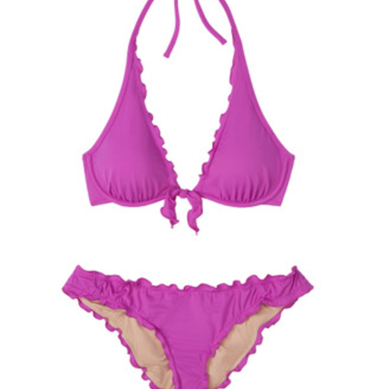 شكيلة جديدة من ملابس السباحة من فيكتوريا سيكريت لإطلالة أنيقة وعصرية