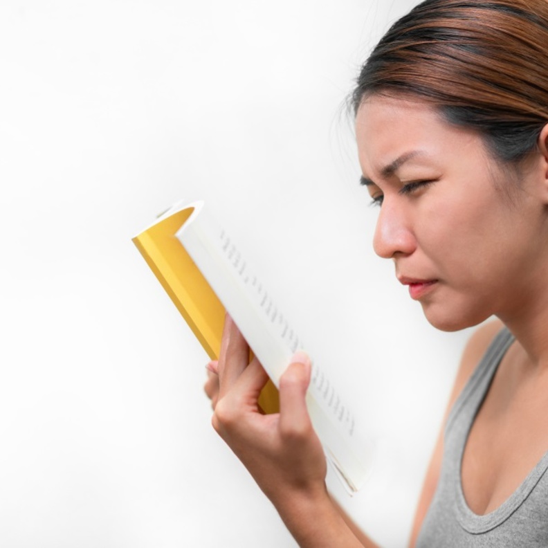 اعراض ضعف النظر المفاجئ وما هي عوامل الخطر