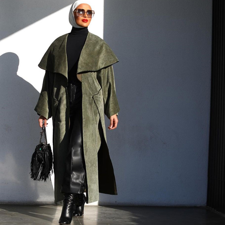 ملابس محجبات مخمل مستوحاة من اطلالات مدونة الموضة مرمر