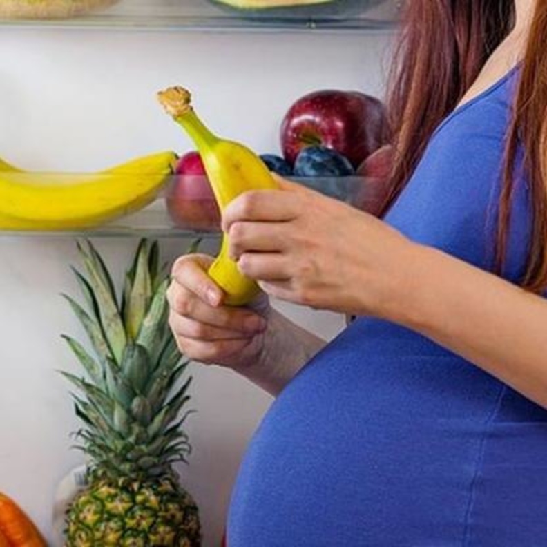 فوائد الموز للحامل في الشهر السابع