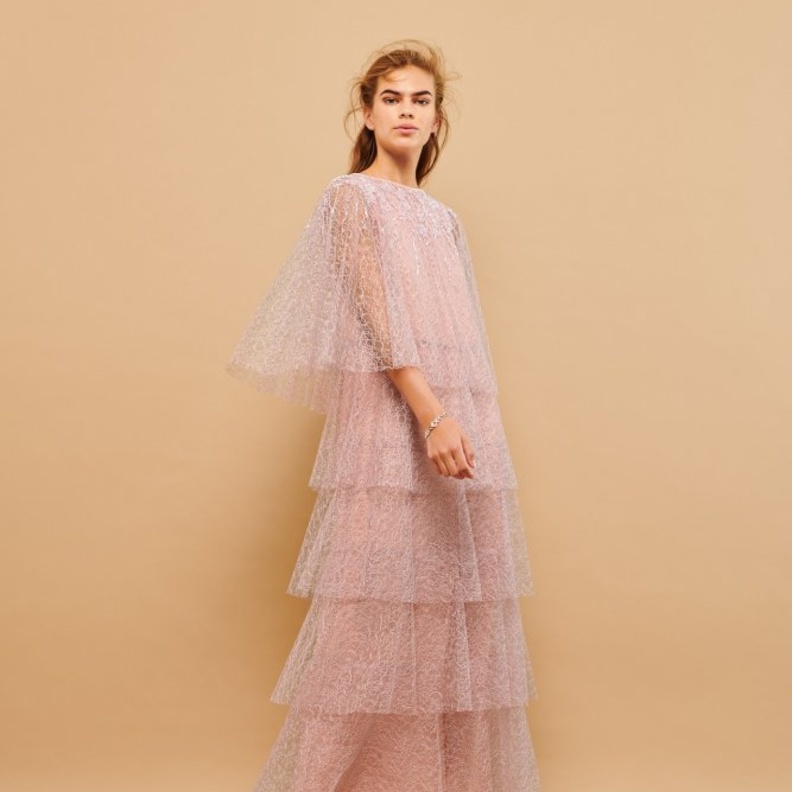  احدث موديلات فساتين خطوبة من امل الرئيسي