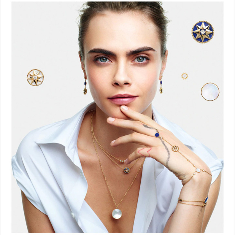 كارا ديليفين Cara Delevingne بمجوهرات Dior