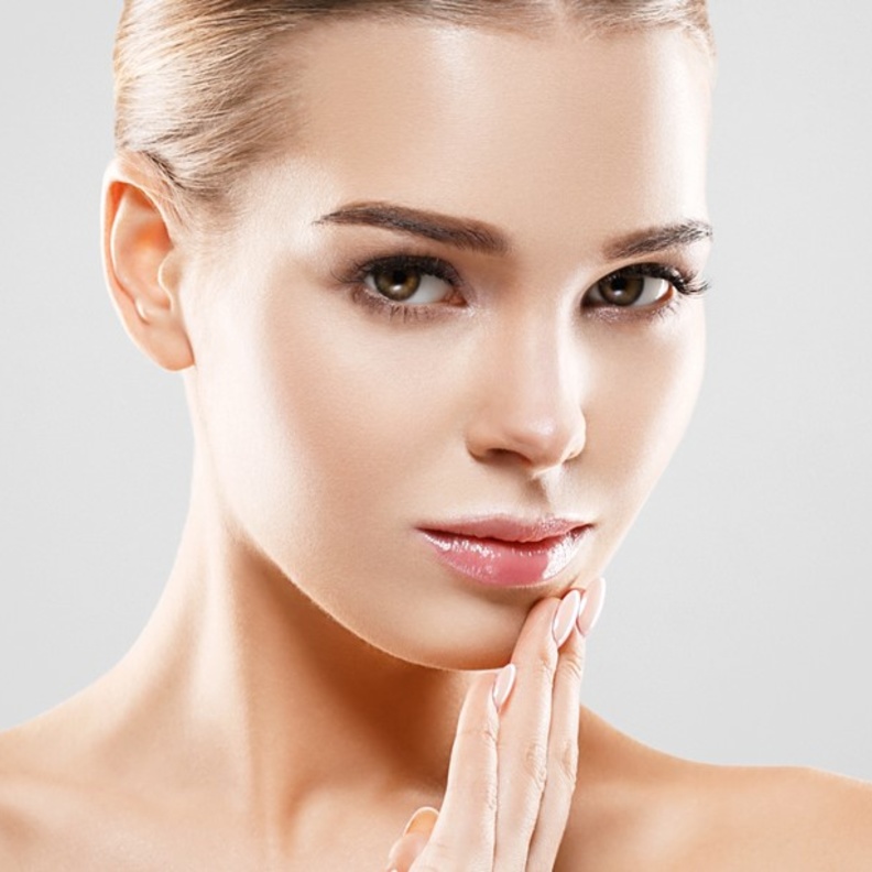 طريقة تحضير تونر النعناع والبانونج لتنقية البشرة وغلق مسام الوجه