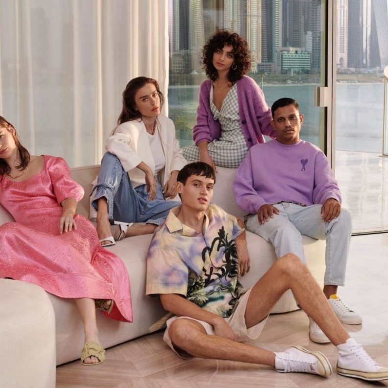 عالم بلوميز.. الحملة الترويجية بلومينغديلز لتشكيلة الربيع والصيف لعام 2021