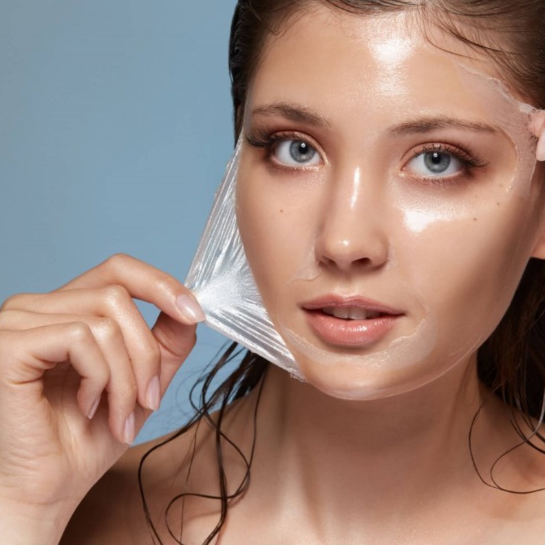 بعد التقشير الكيميائي للبشرة اغسلي وجهك بالماء البارد