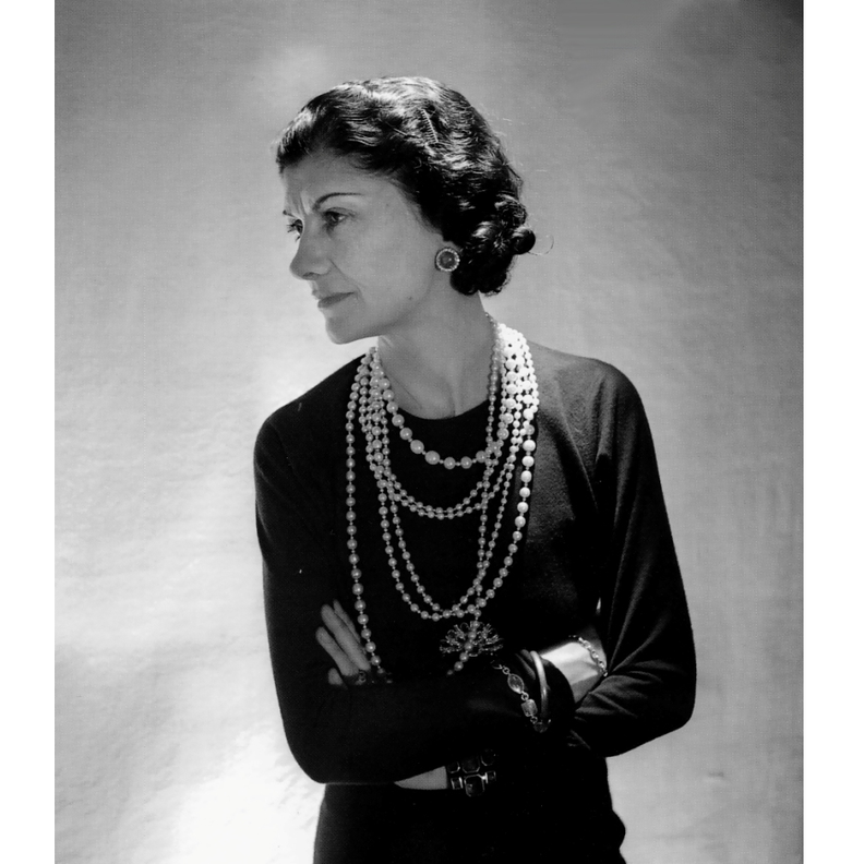 أنشات كوكو شانيل أعظم إمبراطورية في عالم الموضة وباتت من أهم مصممات أزياء أيقونات في التاريخ