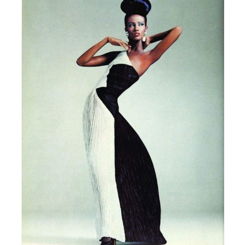 تويغي احد اشهر عارضات الأزياء في التسعينات