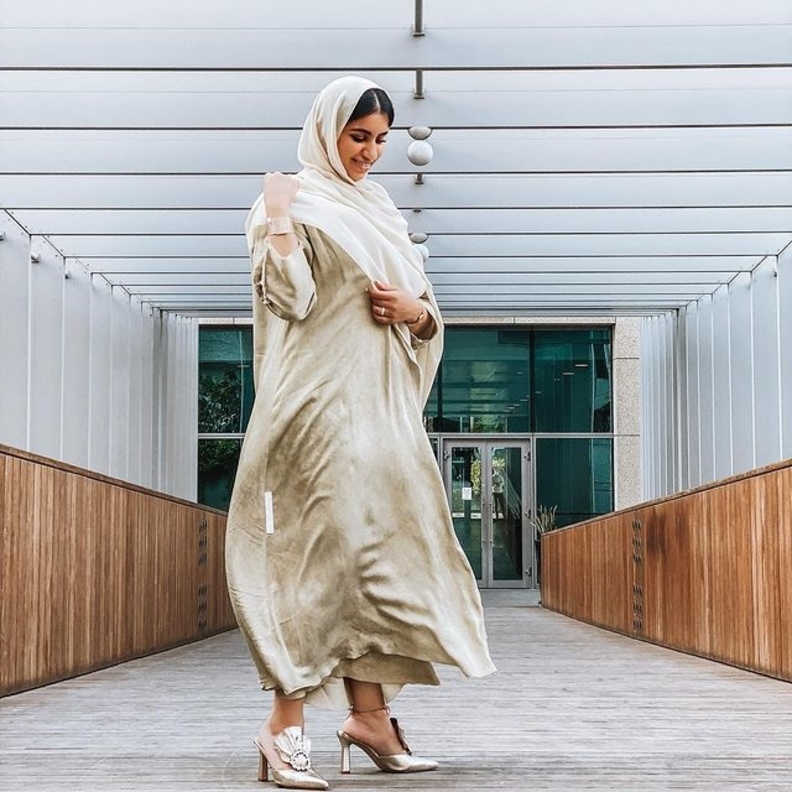 عبايات للعروس من لطيفة الشامسي