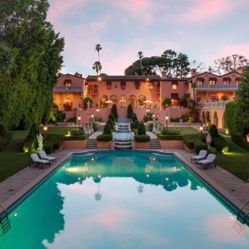  تاريخ تصميم وبناء منزل بيفرلي