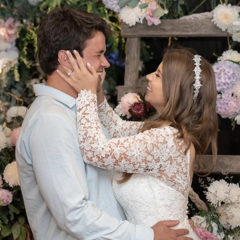 بيندي إيروين Bindi Irwin وتشاندلر بأول Chandler Powell