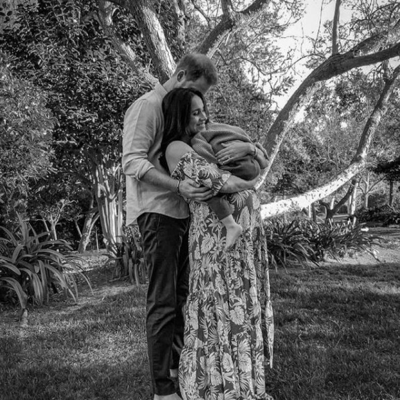 تألقت ميغان ماركل في احدث اطلالاتها بفستان ماكسي من ماركة Pyper Dress