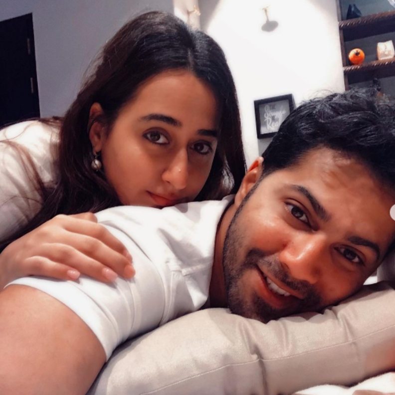 فارون داوان ينشر صورة تجمعه بزوجته بمناسبة اليوم العالمي للمرأة