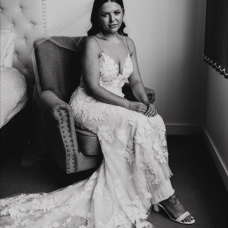  ارتداء نفس الفستان في حفل الزفاف