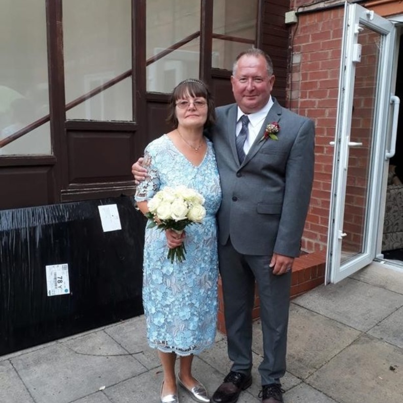 عروس تدعي الإصابة بالسرطان لتتخلص من نفقات حفل زفافها