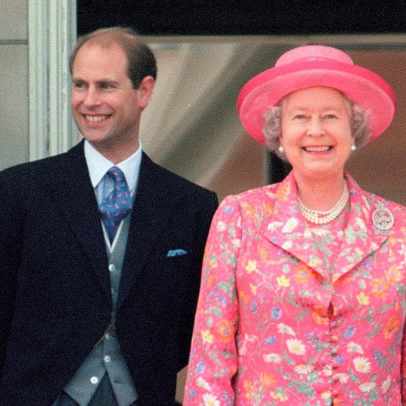 ملكة بريطانيا تهنئ الأمير إدوارد بعيد ميلاده السابع والخمسين