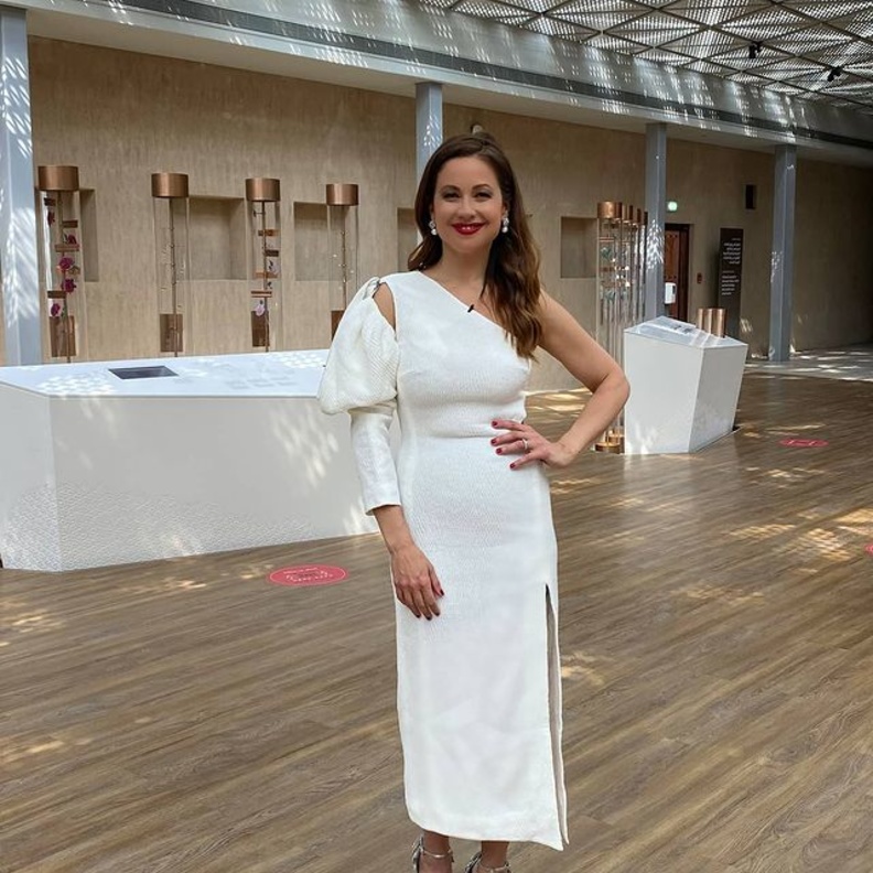 فساتين خطوبة ناعمة من david komalondon