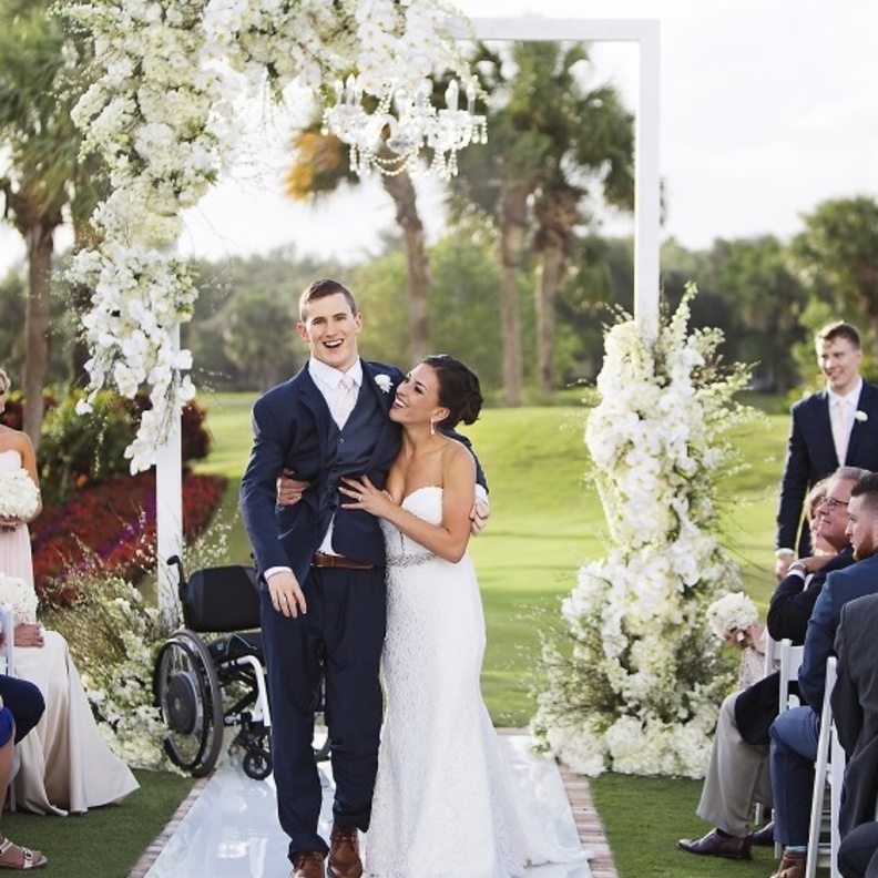  فيلم وثائقي يحكي قصة عريس أصر على المشي في زفافه رغم الشلل