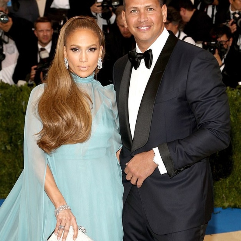 جينيفر لوبيز و أليكس رودريجيز