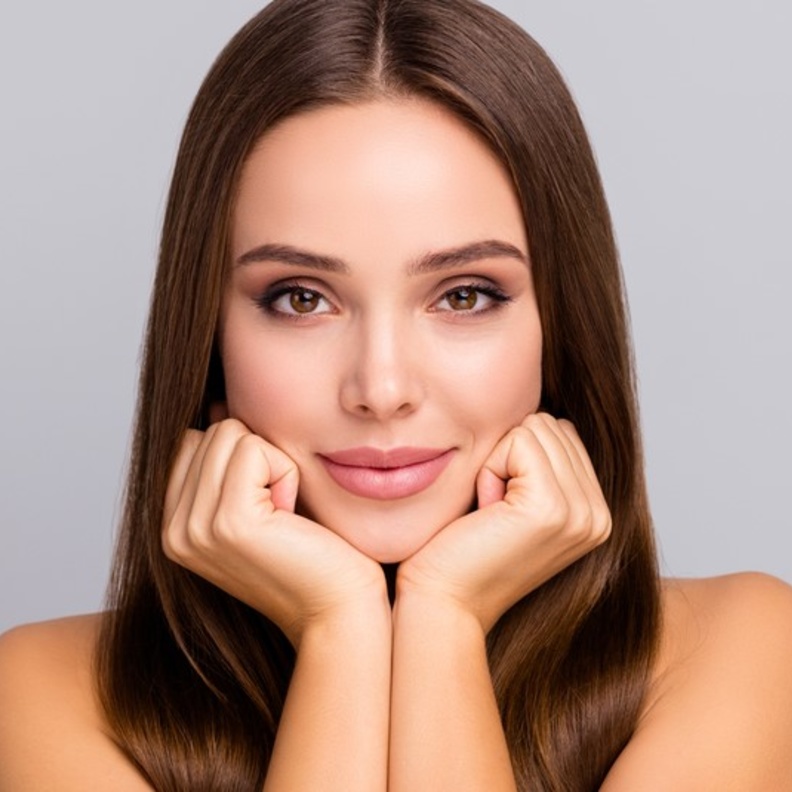 طريقة تحضير قناع الافوكادو والموز لتنعيم الشعر وتغذيته