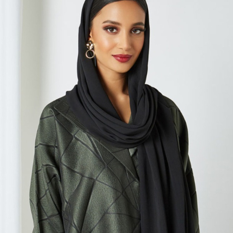 تصميم راقي باللون الأخضر الداكن بقصة بسيطة من  BLACK ROSE