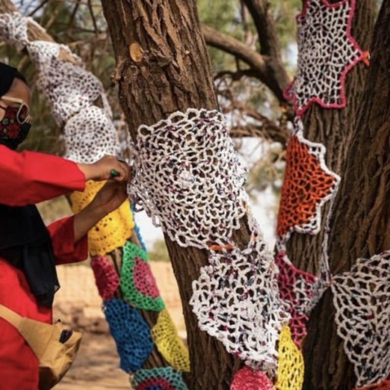 جانب من عمل الحرفيات - المصدر حساب انستقرام وزير الثقافة 