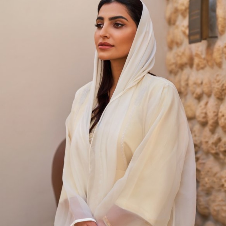 علامة الأزياء الاماراتية الفاخرة ايلنالاين تطلق مجموعتها الرمضانية