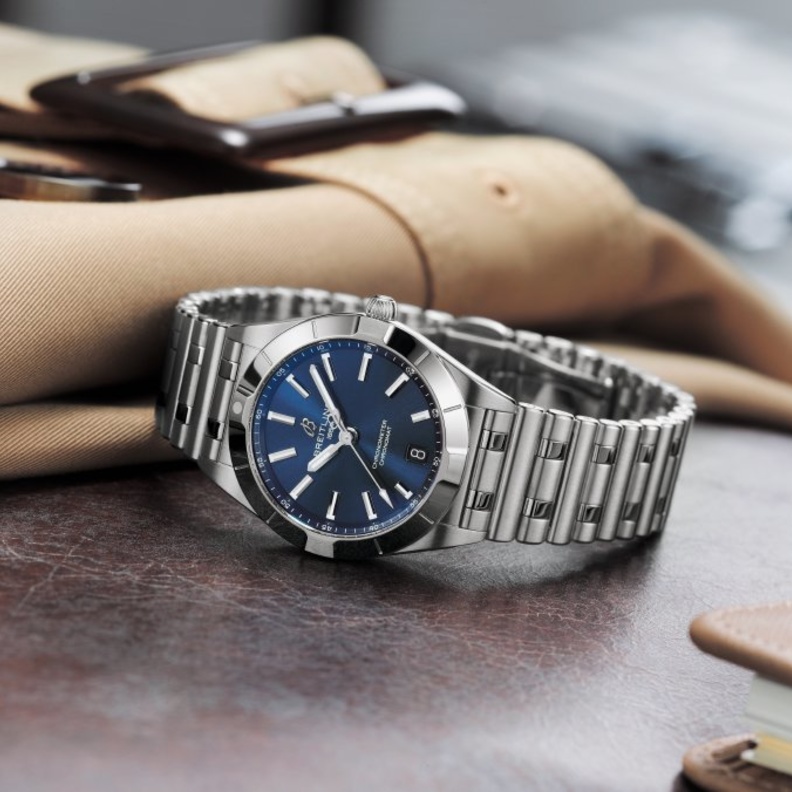 ساعة كرونومات النسائية من بريتلينغ