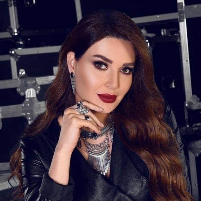 نجمات أمهات فوق عمر الأربعين