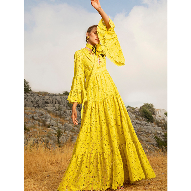 موديلات فساتين باللون الاصفر الفاخر من دار Elie Saab
