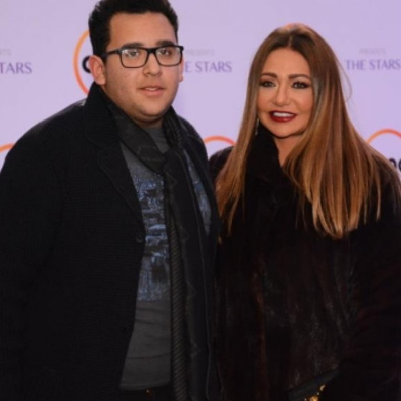 ليلى علوي وابنها