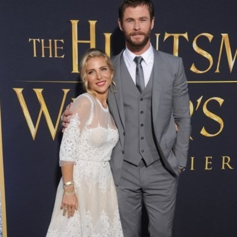 كريس هيمسورث والسا باتاكي