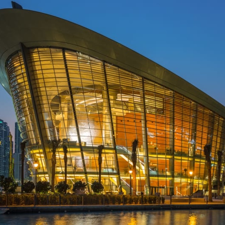  ليلة في دبي أوبرا.. أجمل الوجهات السياحية في الإمارات لقضاء عيد الأم