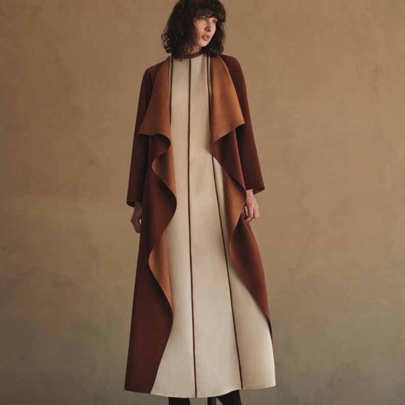 عباية من من  دار "أباديا"  Abadia