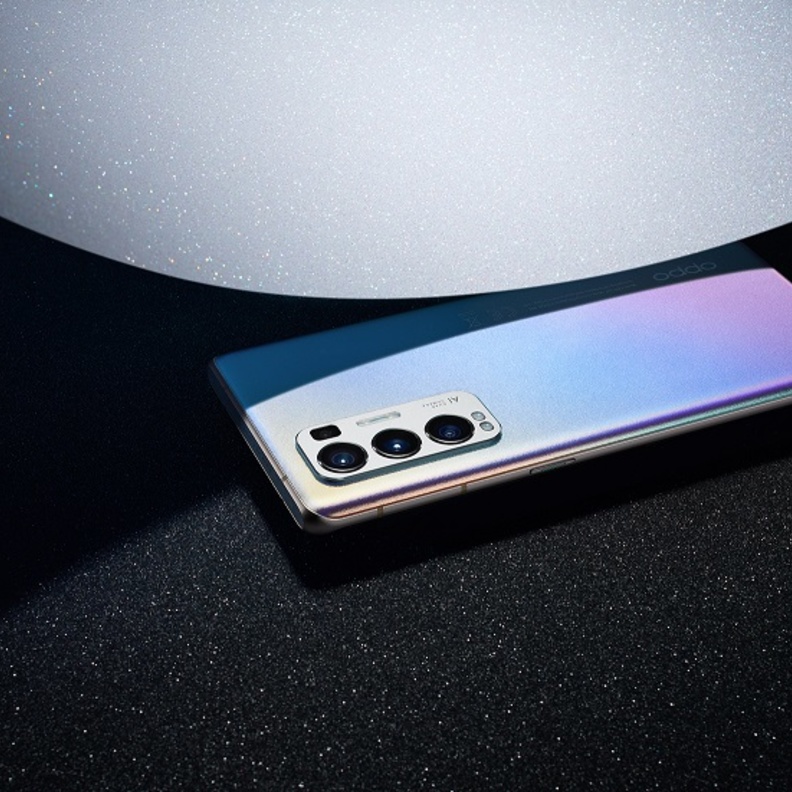 أوبو تطلق سلسلة رينو5 في الشرق الأوسط: أقوى نظام كاميرا في هاتف محمول